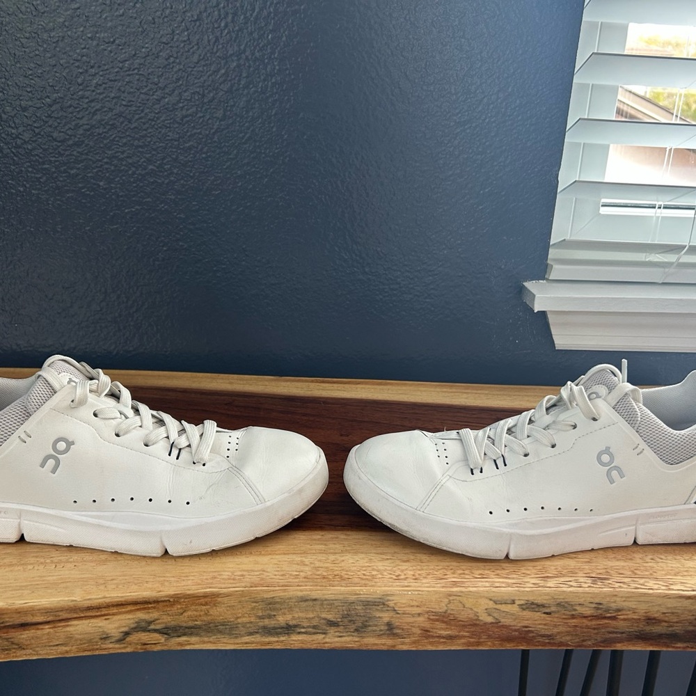 On cloud sneakers - Picture 4 of 10